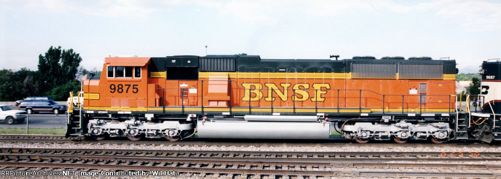 BNSF SD70MAC 9875